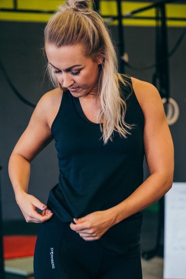 Hellerdal løssittende singlet Jet Black - 1