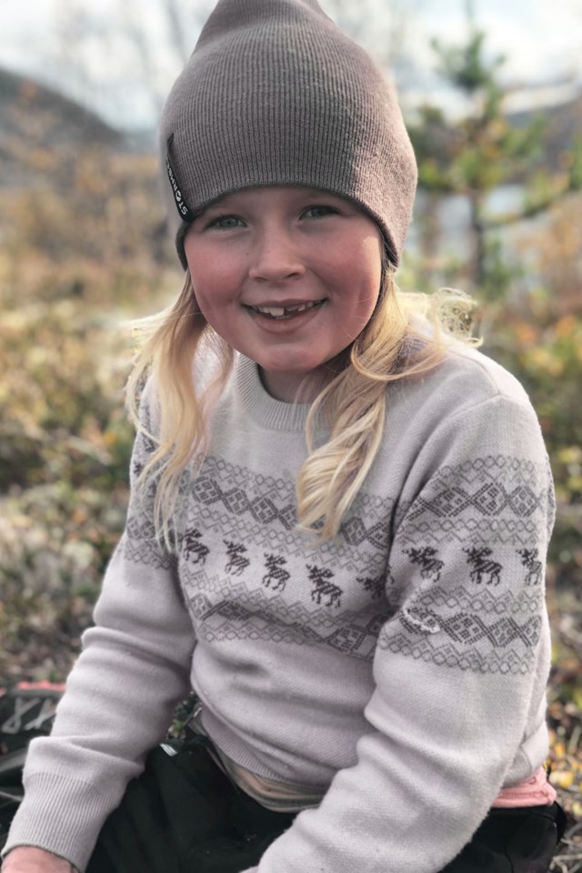 Sisotinden ullgenser barn 1-7 Grey Barn - 1