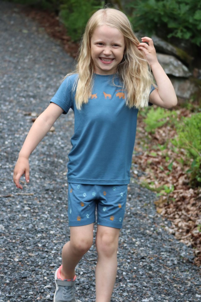 Lunheim bambus shorts barn 1-7 Blue Barn - 1