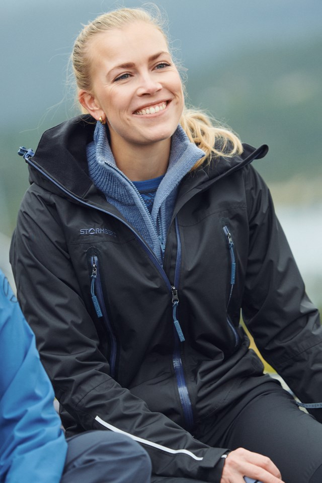 Holfossen resirkulert skalljakke Jet Black/ Biljou Blue - 1