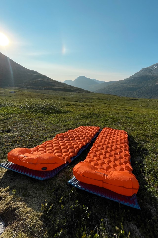 Myrland oppblåsbart liggeunderlag Orange Utstyr - 1