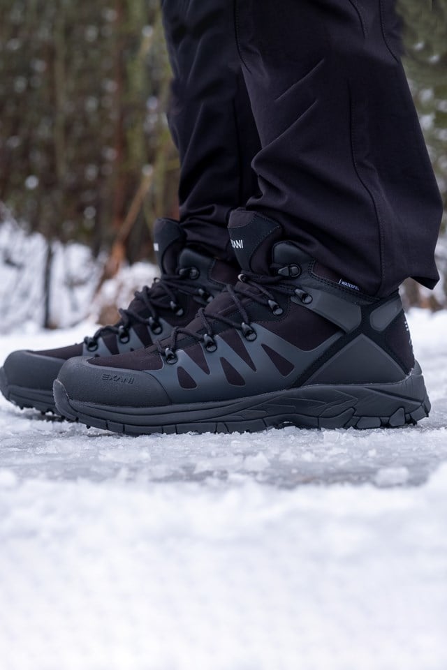 Svartisen mid vanntett piggsko Black Herre - 1