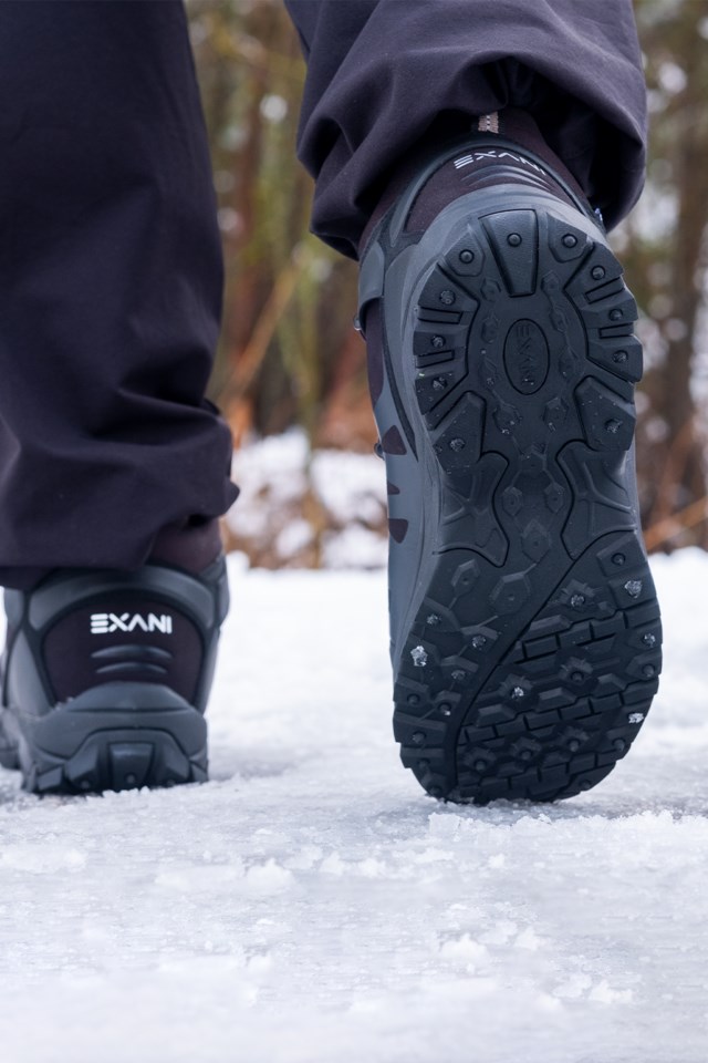 Svartisen mid vanntett piggsko Black Herre - 1