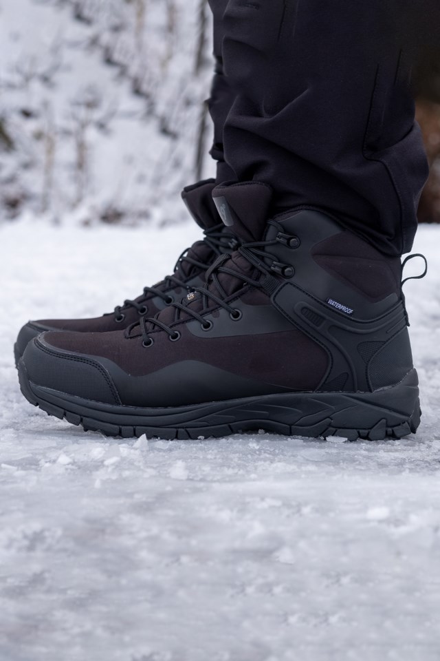 Frostfjell vanntett piggsko black/black sole - 1