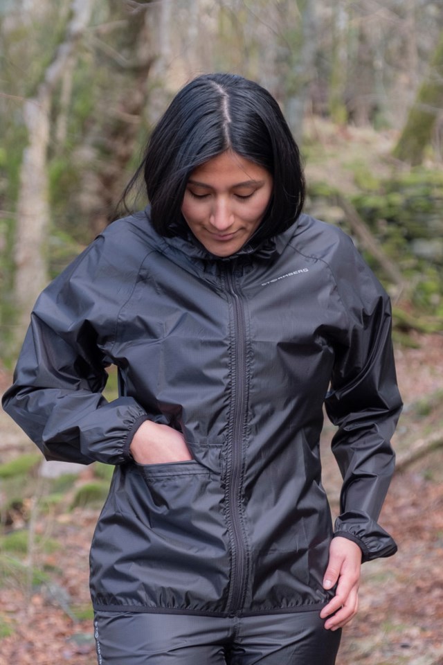 Vestfossen lettvekts regnjakke Black Unisex - 1