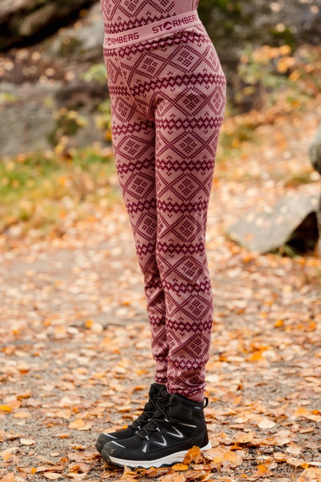 Voss 2-lags ullongs barn 8-14 Red Barn - 1