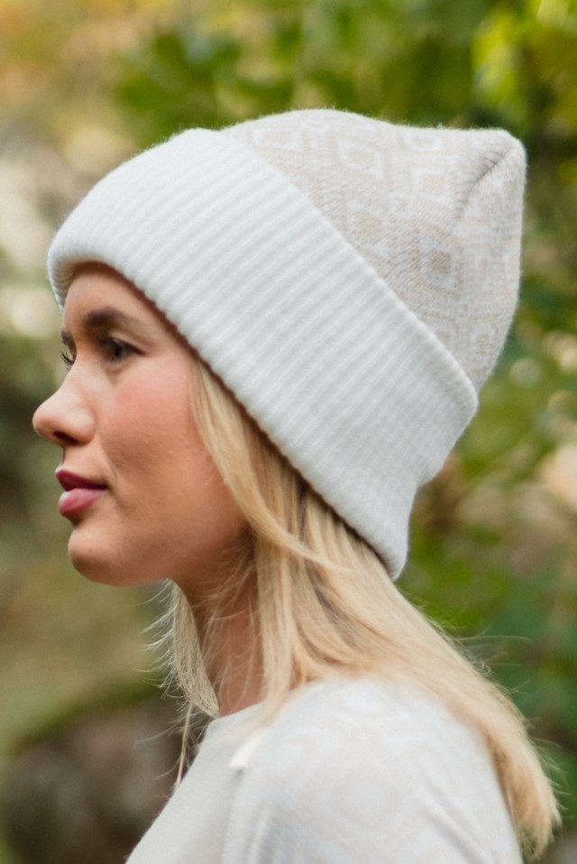 Hørsfjell strikkelue Beige Dame - 1