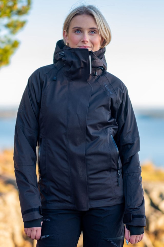 Trolltind resirkulert vattert skalljakke Black Dame - 1