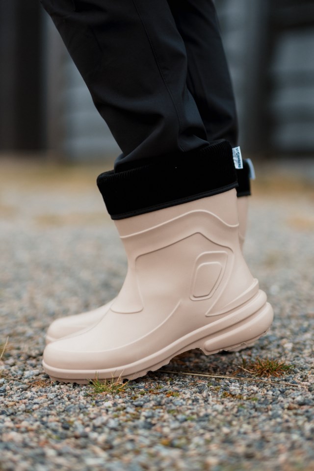 Grunna isolerende allværsstøvel Black|Yellow Dame - 1