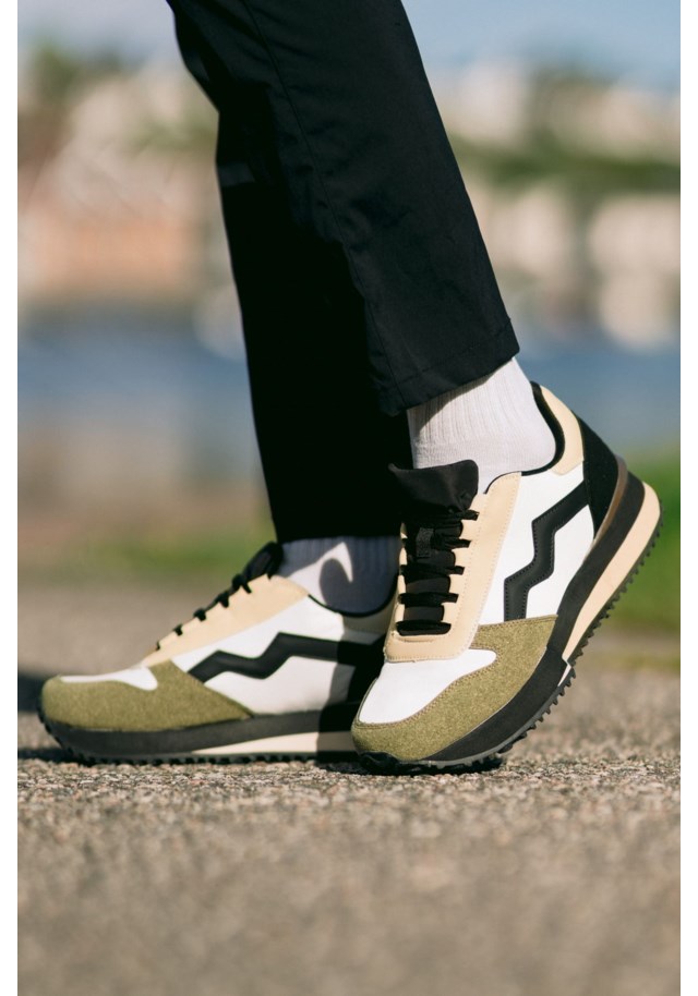 Moen sneaker