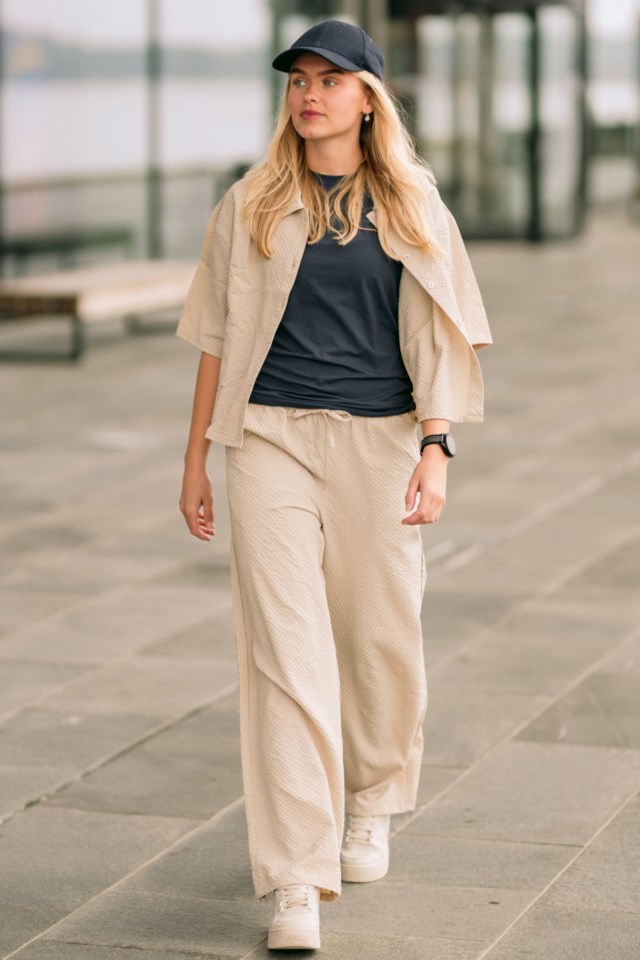 Klepp bukse i krepp Beige Dame - 1