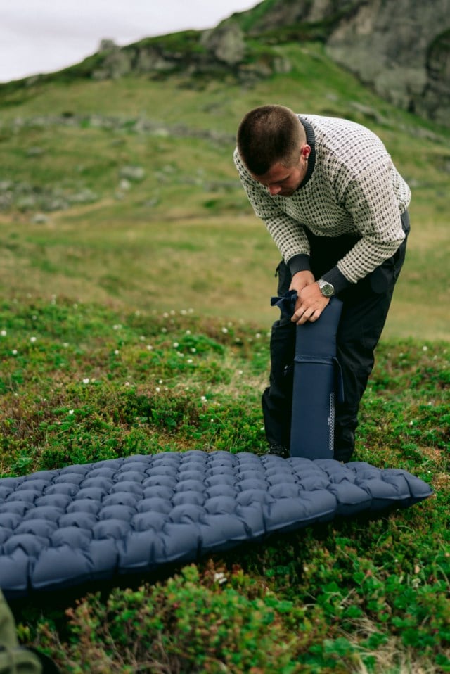 Jostedalsbreen lettvekts oppblåsbart liggeunderlag 9,6 Blue Turutstyr - 1
