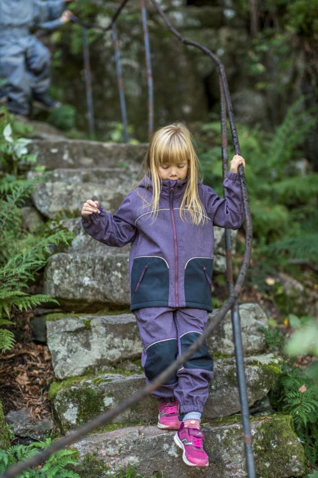 Moltehei softshelljakke barn 1-7 Black Plum - 1